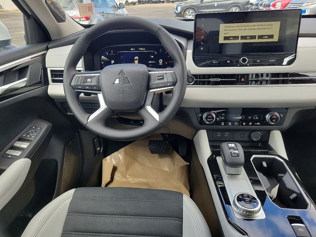 2025 Mitsubishi Outlander SE