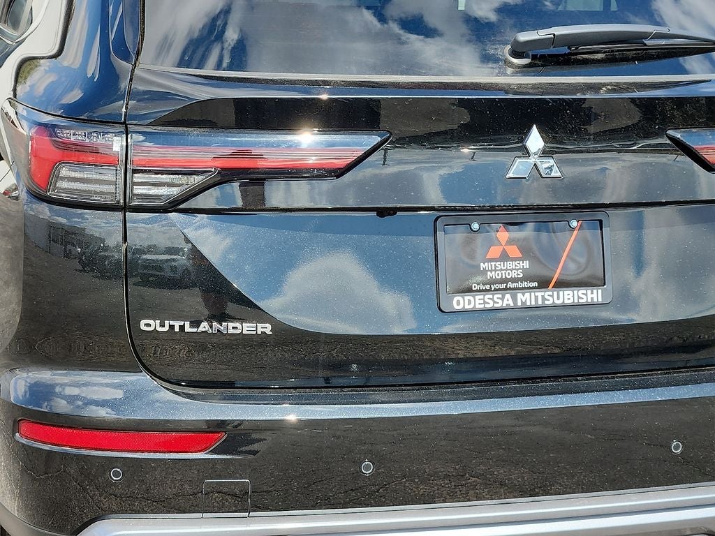 2025 Mitsubishi Outlander SE