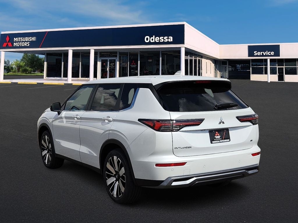 2025 Mitsubishi Outlander SE