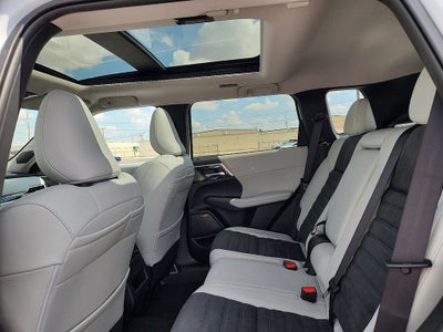 2025 Mitsubishi Outlander SE