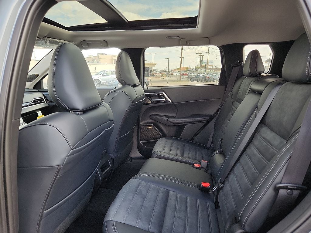 2025 Mitsubishi Outlander SE