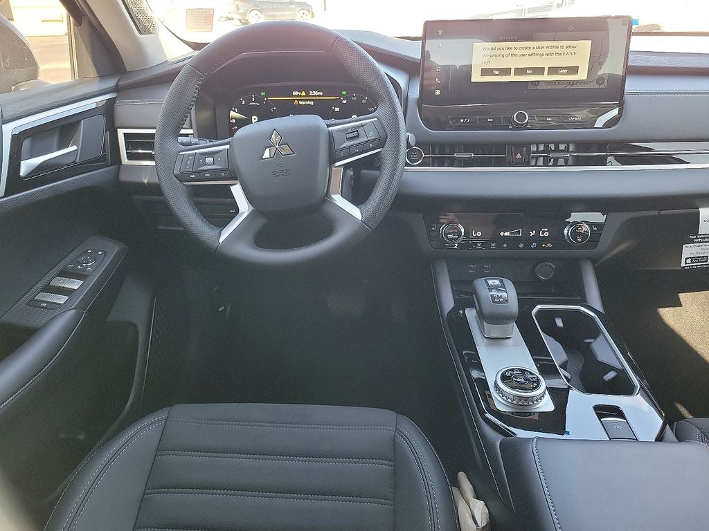 2025 Mitsubishi Outlander SE