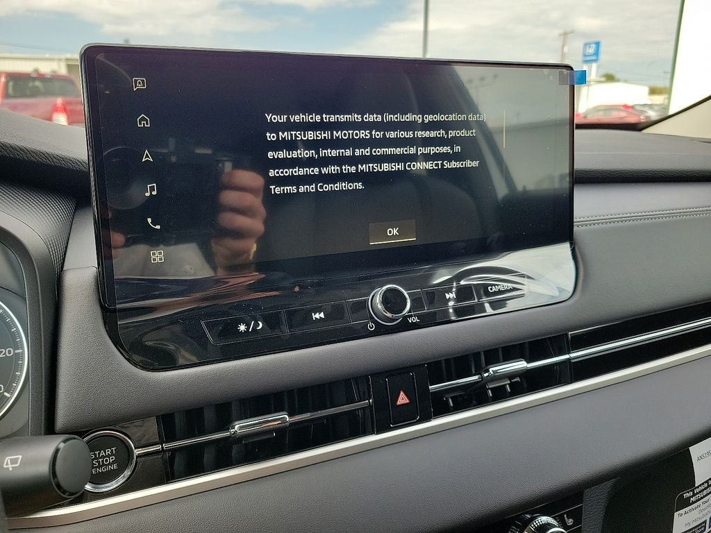 2025 Mitsubishi Outlander SE