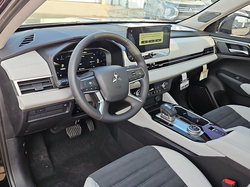 2025 Mitsubishi Outlander SE