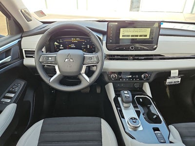 2025 Mitsubishi Outlander SE