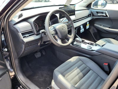 2025 Mitsubishi Outlander SE