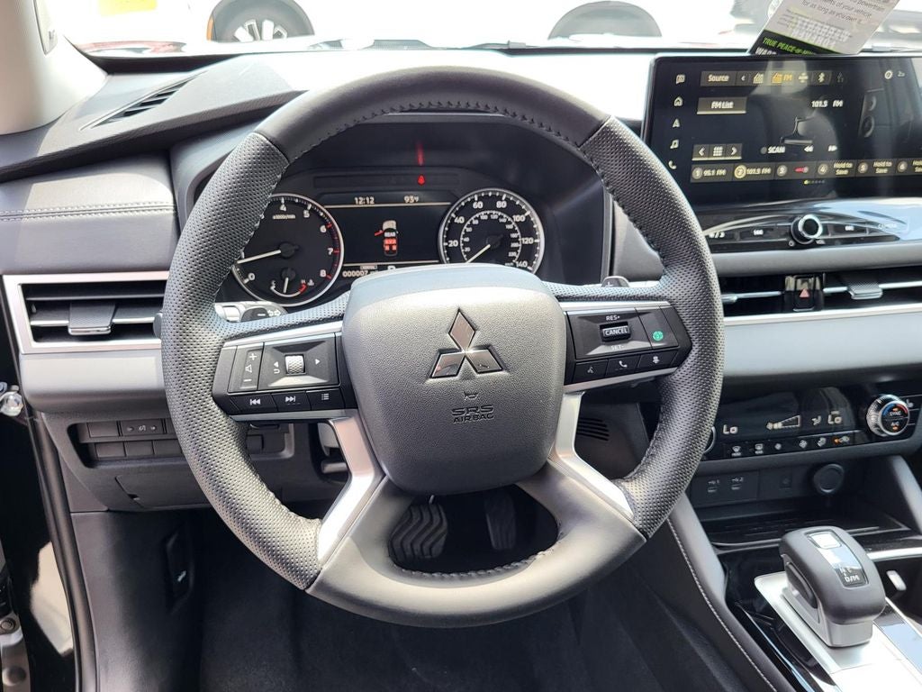 2025 Mitsubishi Outlander SE