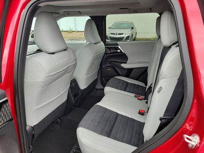 2025 Mitsubishi Outlander SE