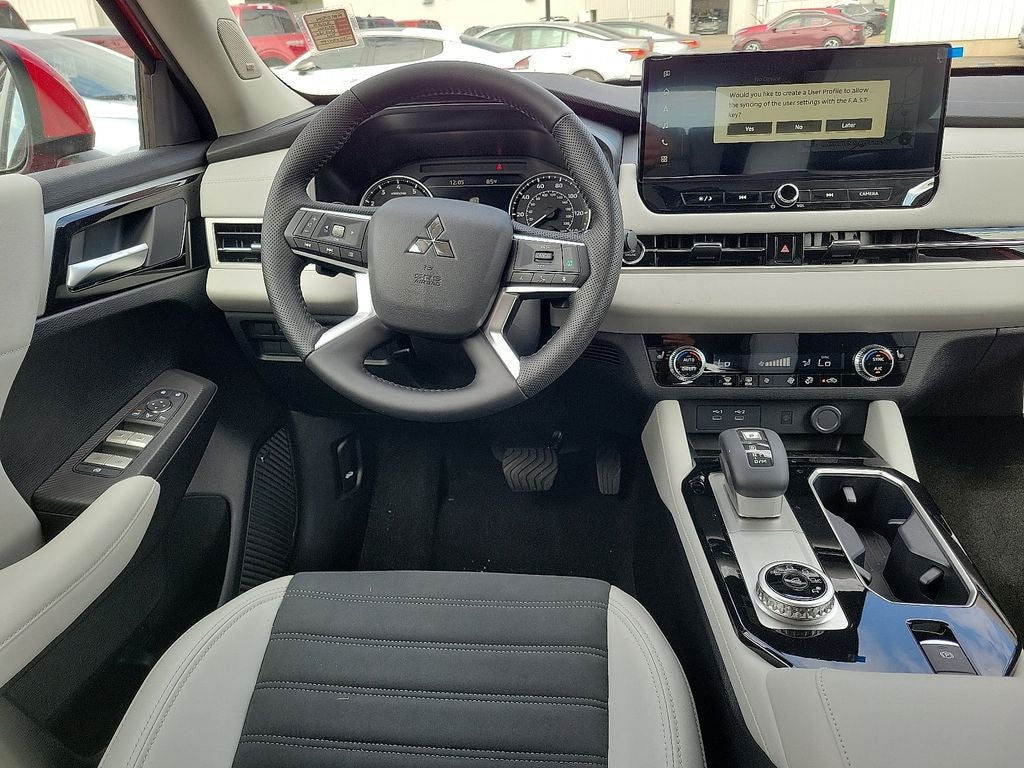 2025 Mitsubishi Outlander SE