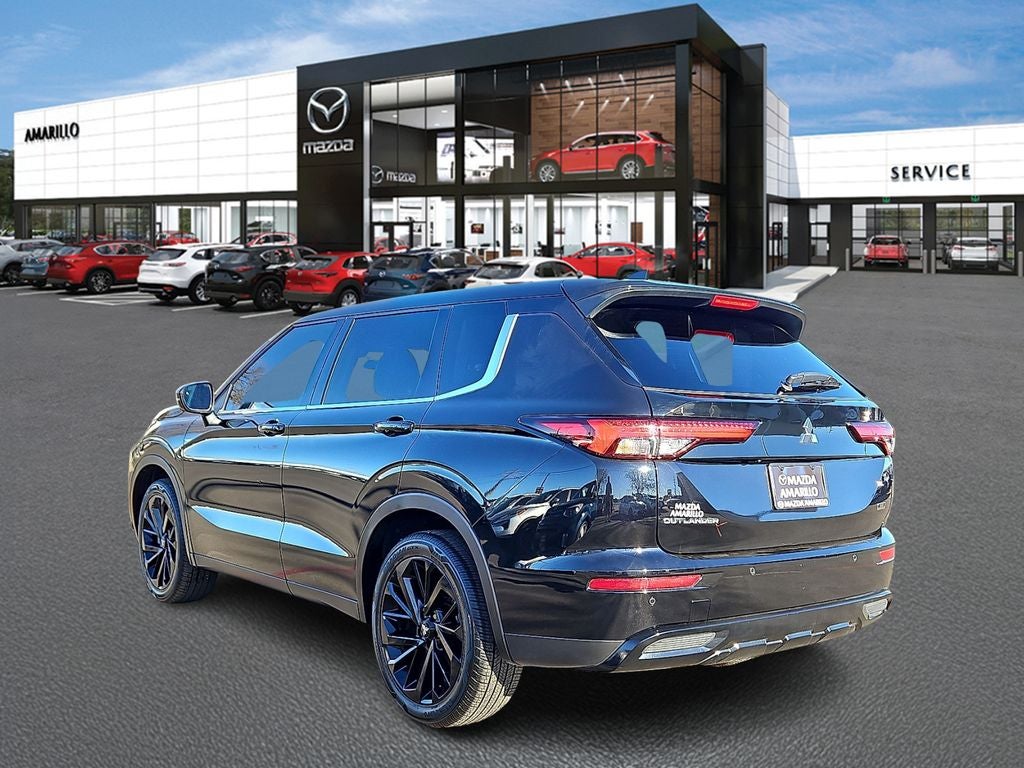 2024 Mitsubishi Outlander Base