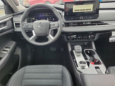 2025 Mitsubishi Outlander SE