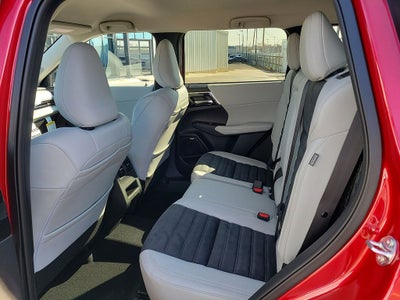 2026 Mitsubishi Outlander SE