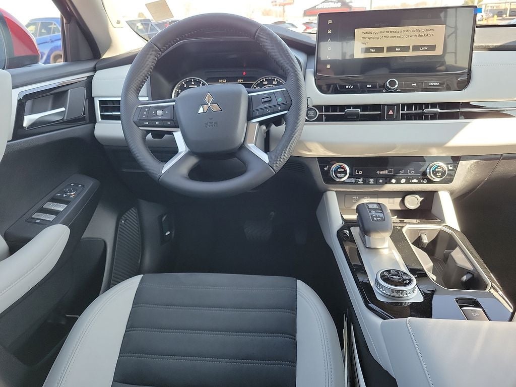 2026 Mitsubishi Outlander SE