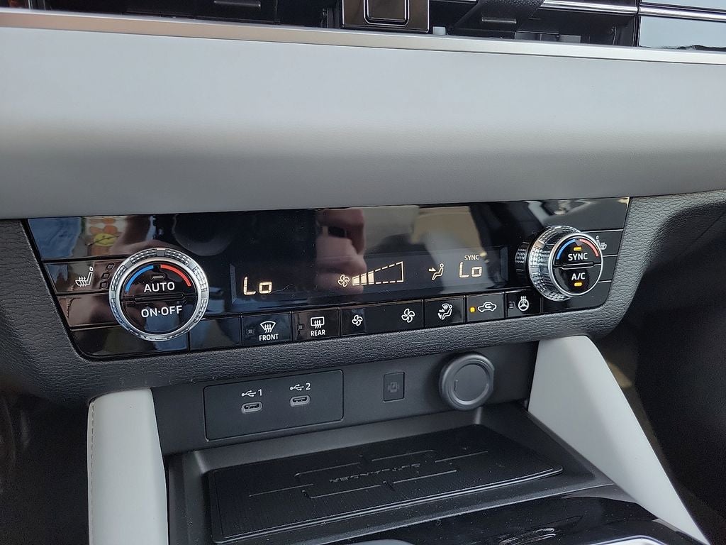 2026 Mitsubishi Outlander SE