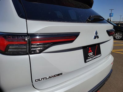 2026 Mitsubishi Outlander SE