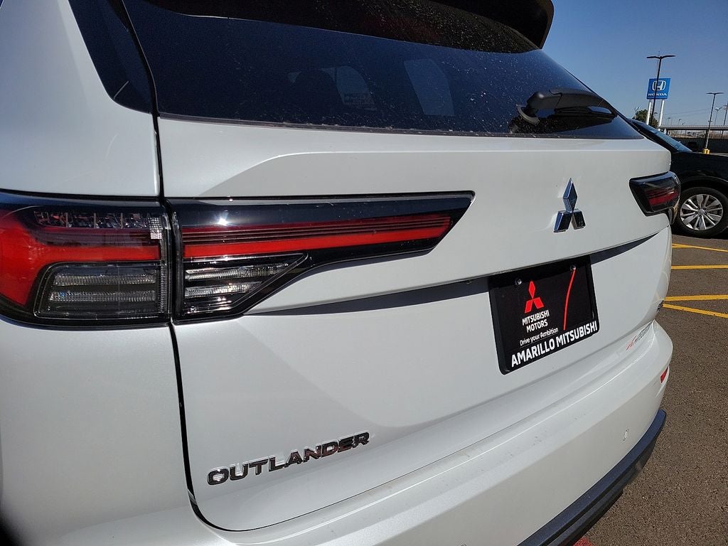 2026 Mitsubishi Outlander SE