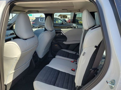 2026 Mitsubishi Outlander SE