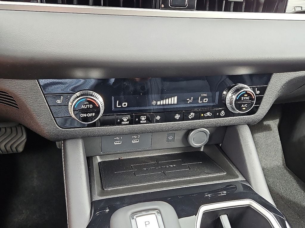 2026 Mitsubishi Outlander LE