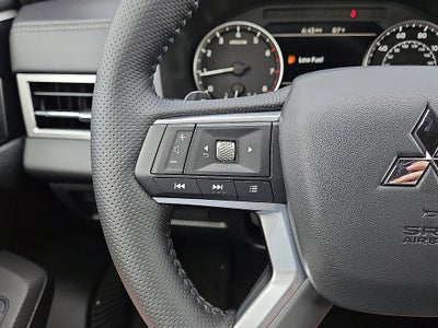 2026 Mitsubishi Outlander LE