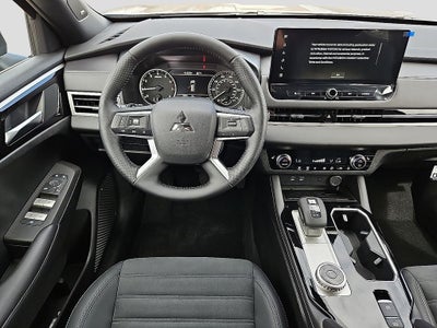 2026 Mitsubishi Outlander LE