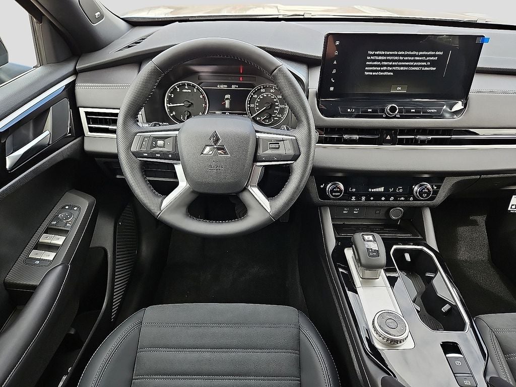 2026 Mitsubishi Outlander LE