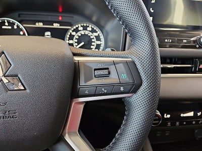 2026 Mitsubishi Outlander SE