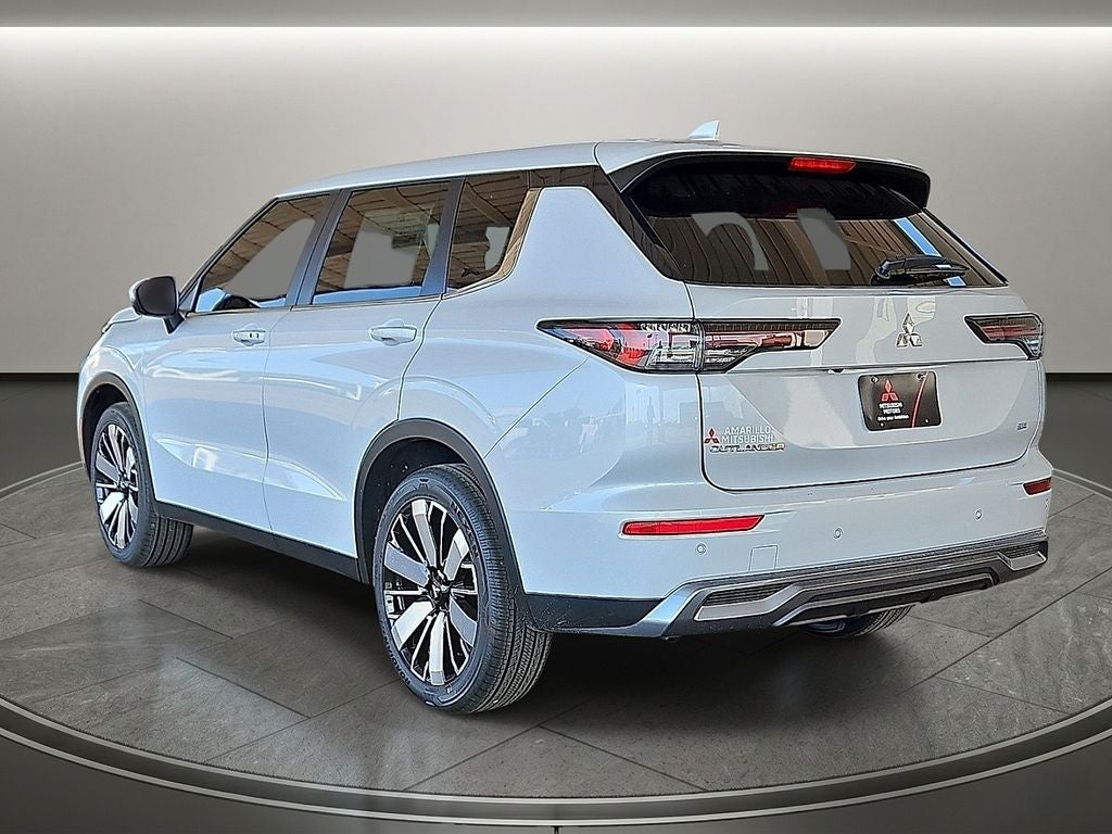 2026 Mitsubishi Outlander SE