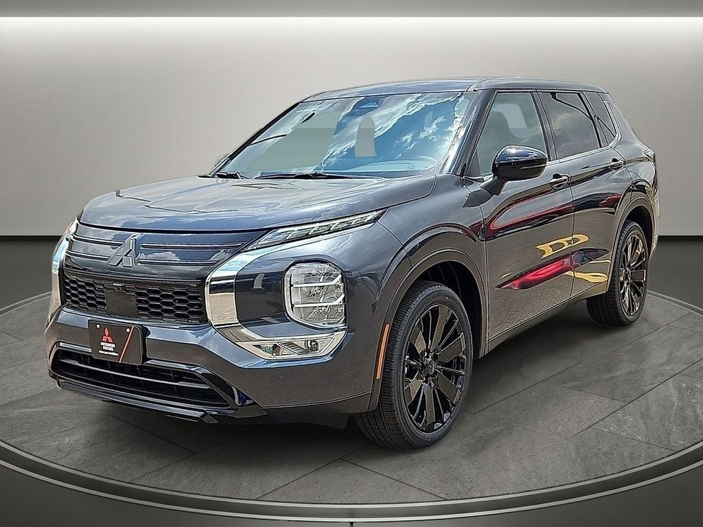 2026 Mitsubishi Outlander LE