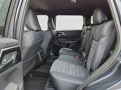 2026 Mitsubishi Outlander LE
