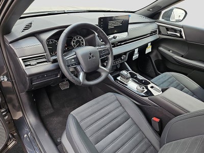 2026 Mitsubishi Outlander LE
