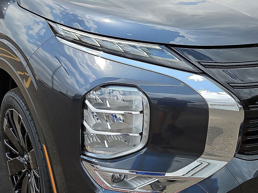 2026 Mitsubishi Outlander LE
