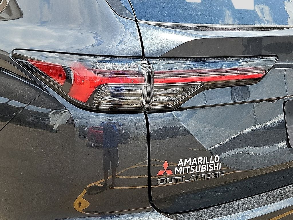 2026 Mitsubishi Outlander LE