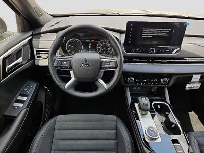 2026 Mitsubishi Outlander LE