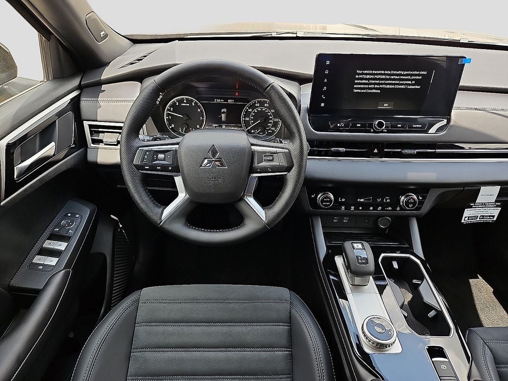 2026 Mitsubishi Outlander LE
