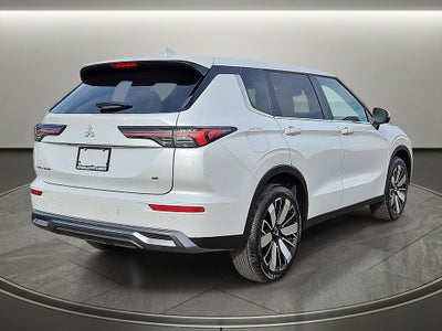 2026 Mitsubishi Outlander SE