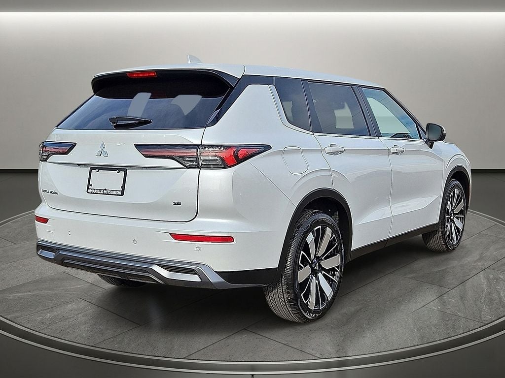 2026 Mitsubishi Outlander SE