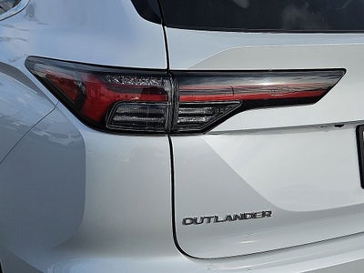 2026 Mitsubishi Outlander SE