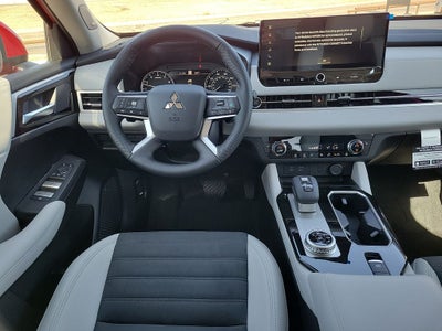 2026 Mitsubishi Outlander SE