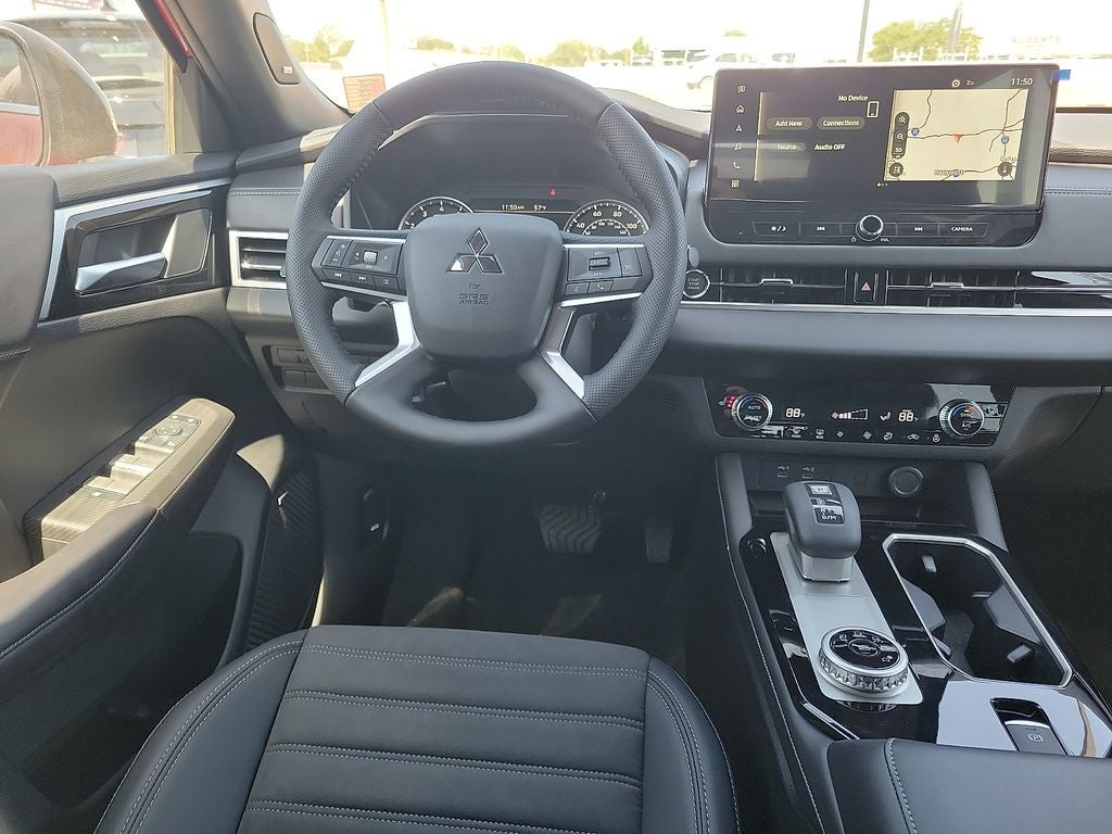 2026 Mitsubishi Outlander LE