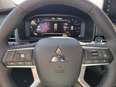 2026 Mitsubishi Outlander SE