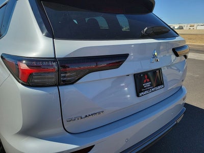 2026 Mitsubishi Outlander SE