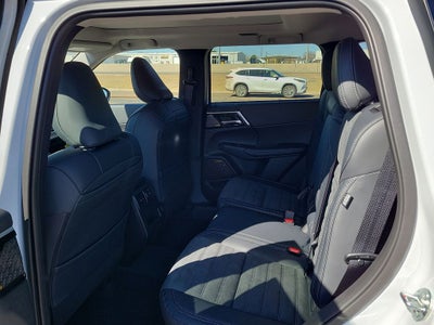 2026 Mitsubishi Outlander SE