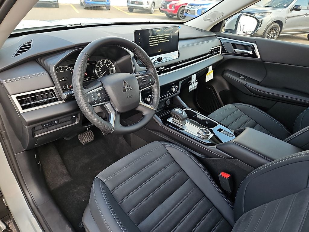 2026 Mitsubishi Outlander SE