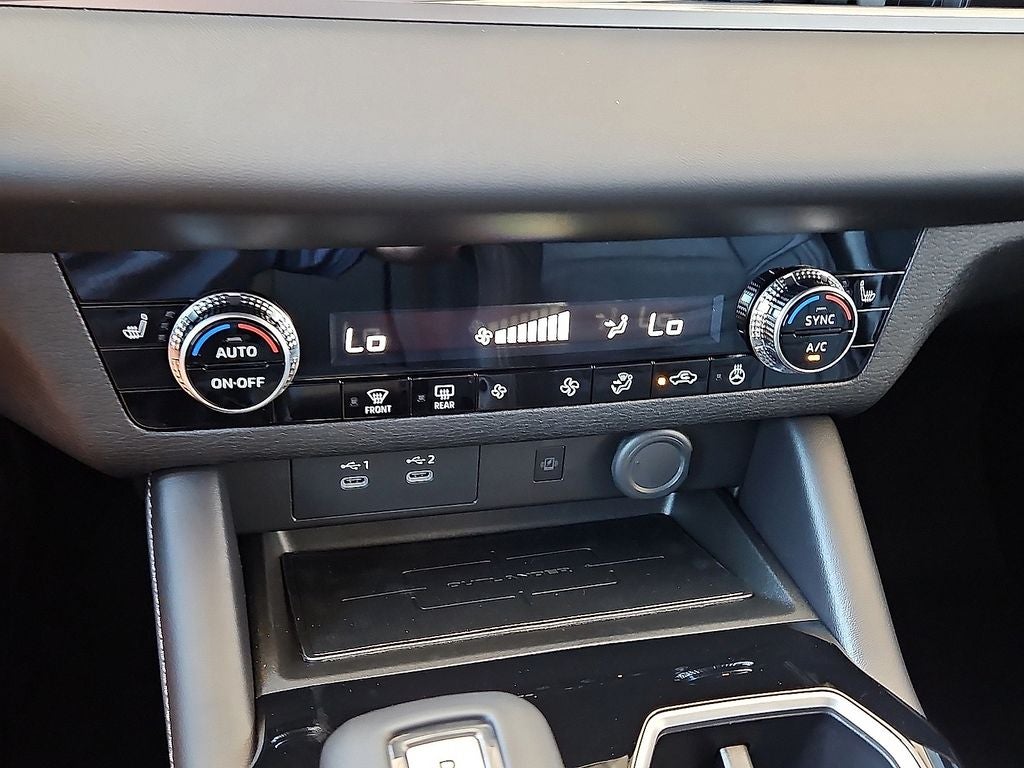 2026 Mitsubishi Outlander LE
