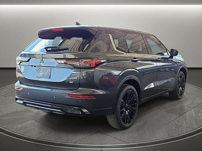 2026 Mitsubishi Outlander LE