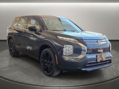 2026 Mitsubishi Outlander LE