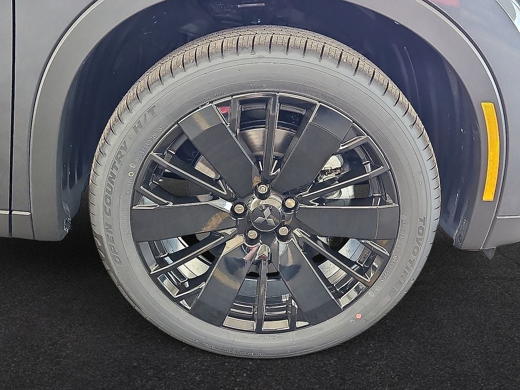 2026 Mitsubishi Outlander LE