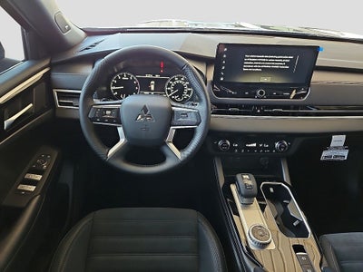 2026 Mitsubishi Outlander LE