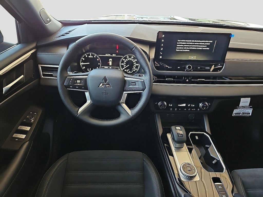 2026 Mitsubishi Outlander LE