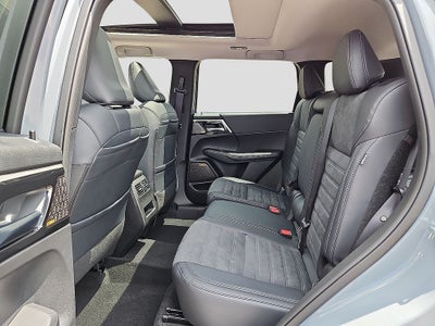 2026 Mitsubishi Outlander SE